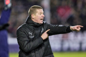 Mike Tullberg på sidelinjen på Ceres Park Vejlby.