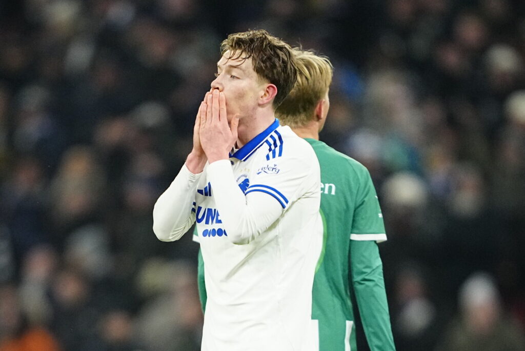 Oliver Højer i aktion i sin startdebut i Parken.