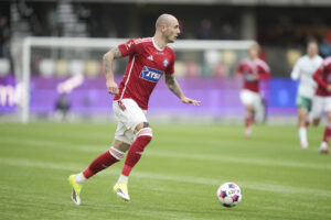 Jens Martin Gammelby med bolden.