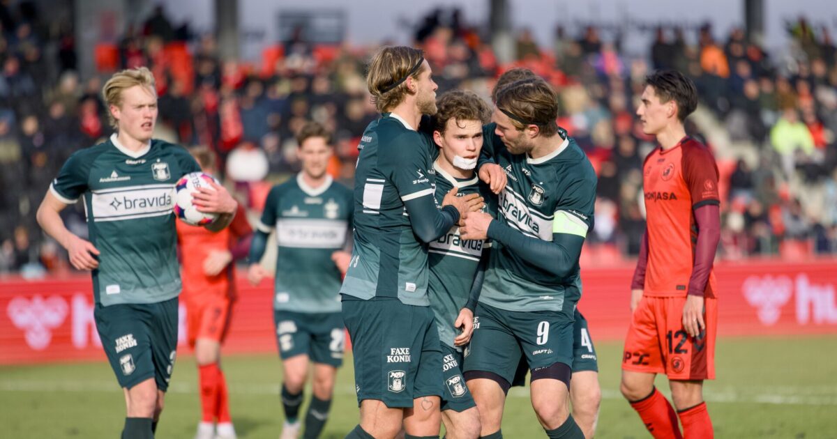 Blev AGF snydt? Dommer forklarer manglende udvisning Foto: Frank Cilius/Ritzau Scanpix