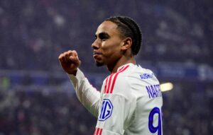 Nartey knytter næven ud til fansene