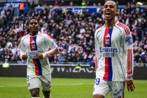 Noah Nartey jubler over sin scoring med Endrick