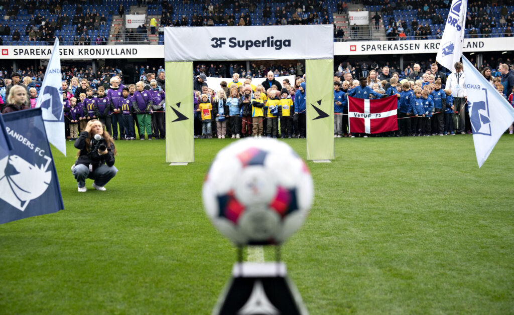 Superligaen er en folkelig event hver weekend