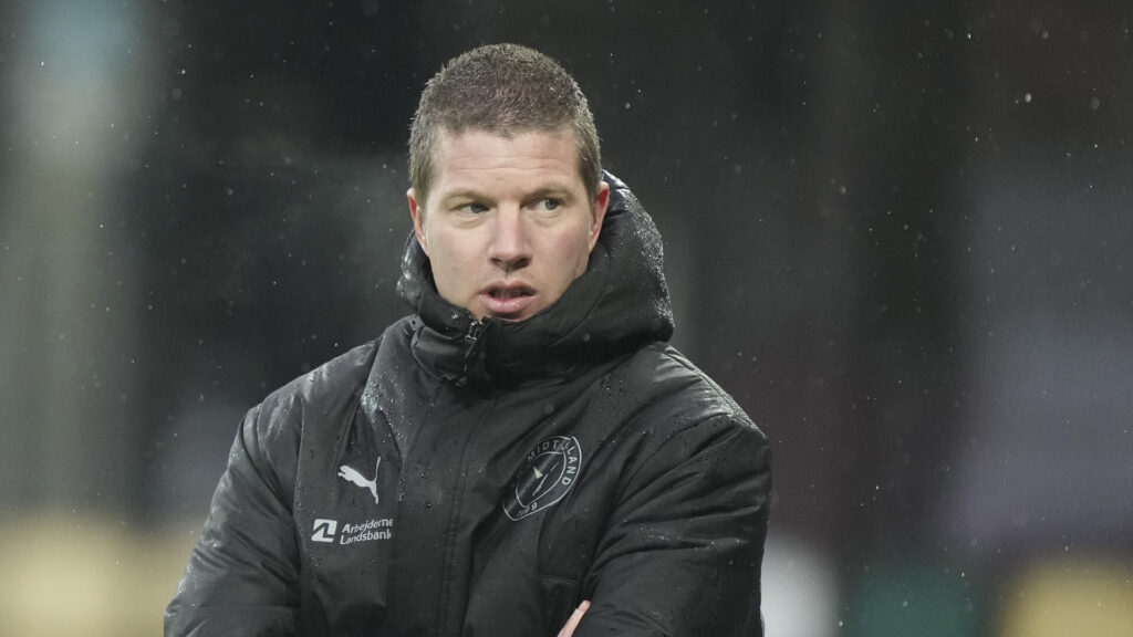 FC Midtjyllands cheftræner Mike Tullberg imod Silkeborg IF