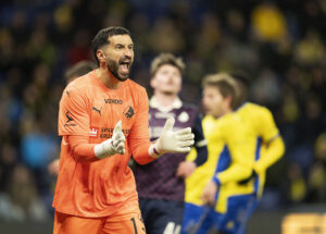Paul Izzo i aktion for Randers på Brøndby Stadion.