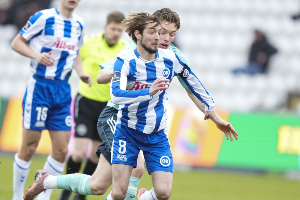 Falk med bolden for OB