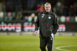 Kent Nielsen på trænerposten for Silkeborg på Jysk Park.