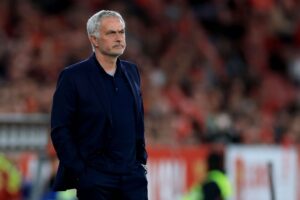 Jose Mourinho ser skeptisk ud