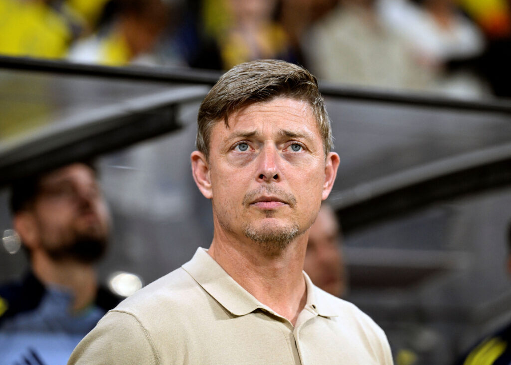 Jon Dahl på sidelinjen som svensk landstræner