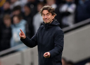 Thomas Frank på sidelinjen til en Spurs-kamp