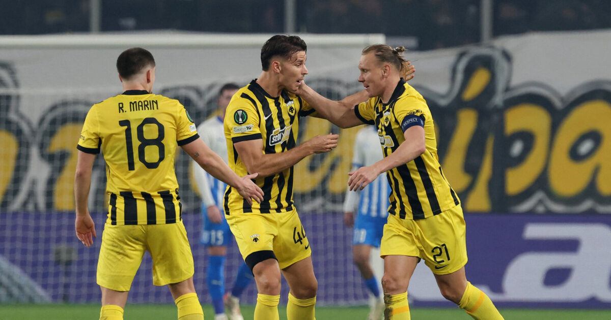 Medie: FCK kiggede på portugisisk stopper Foto: Stelios Misinas/REUTERS