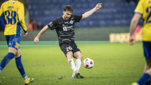 Sønderjyskes Tobias Sommer imod Brøndby