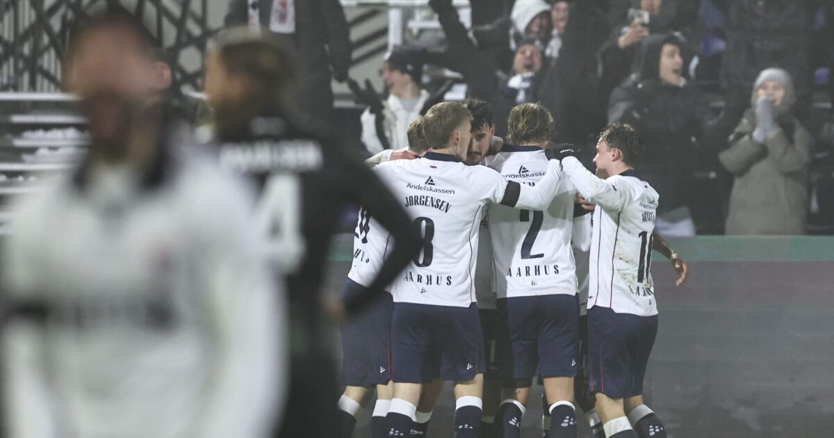 Emmery jubler: Viser hvilket hold vi er Foto: Mikkel Berg Pedersen/Ritzau Scanpix