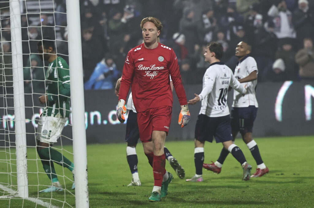 Nickolai Lund ser frustreret ud.