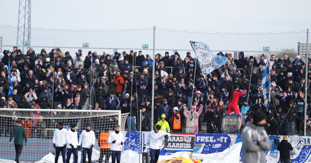 Politiet jagter gerningsmand efter overfald ved AGF-afsnit Foto: Frank Cilius/Ritzau Scanpix