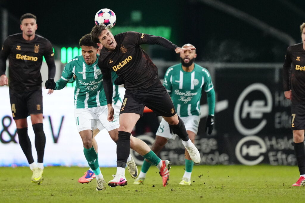 Hovedstødsduel under kampen mellem Viborg FF og Brøndby IF.