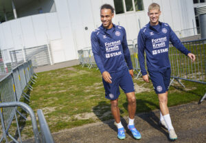 Yussuf Poulsen og Albert Grønbæk forud for en landsholdstræning.