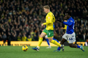 Pelle Mattsson i kamp for Norwich i Championship