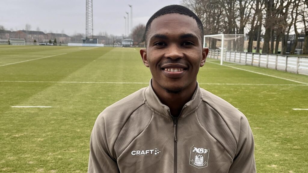 Gift Links efter endt AGF-træning på Fredensvang.