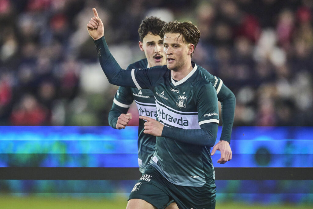 Rasmus Carstensen jubler over sin scoring mod Vejle.