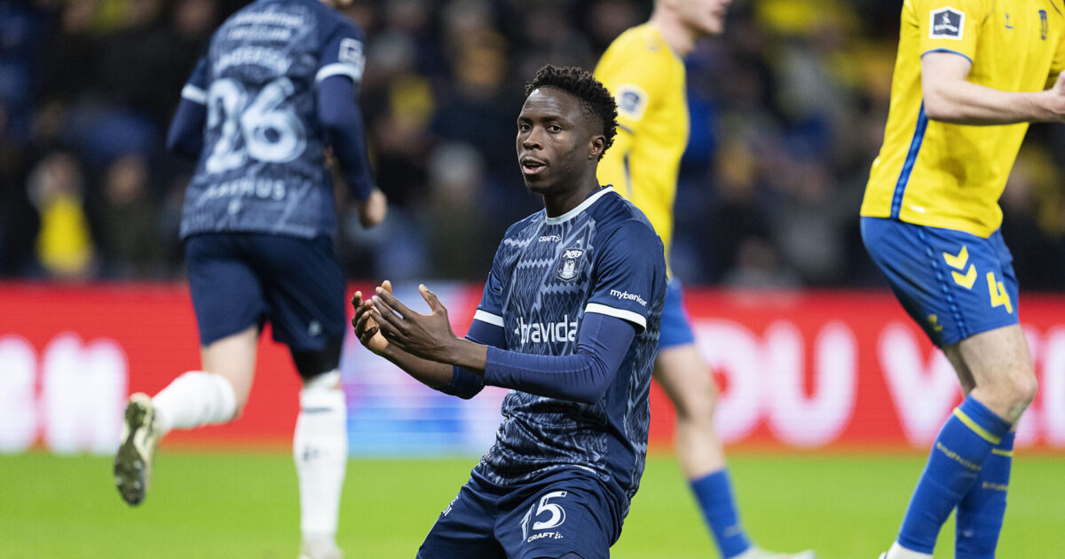 Udlejet AGF’er stjæler overskrifter: Afgørende og udvist Foto: Claus Bech/Ritzau Scanpix