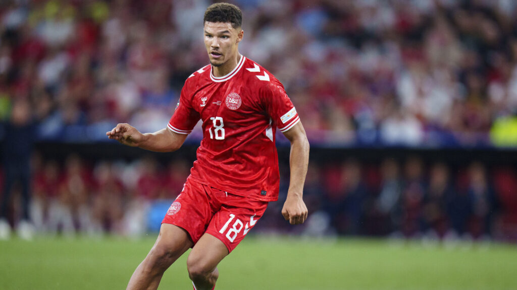 Alexander Bah i kamp for Danmark mod Serbien.