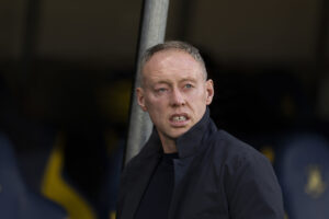 Steve Cooper under en af Brøndby IF's kampe.
