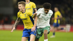 Sami Jalal i duel med Daniel Wass i kampen mellem Viborg FF og Brøndby IF