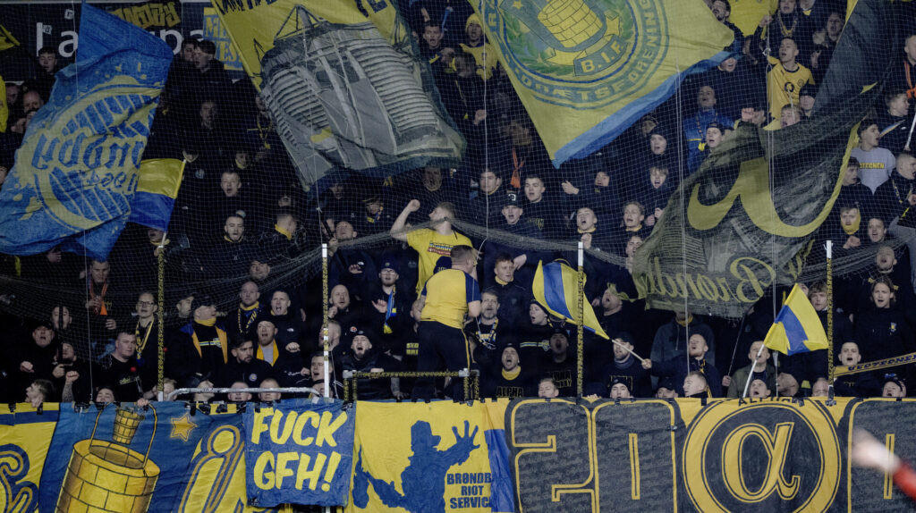 Brøndbys fans under opgøret mod FC Midtjylland
