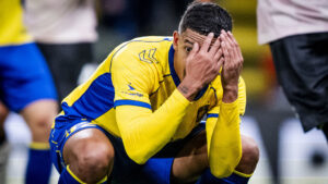 Brøndbys Frederik Alves græmmer sig.