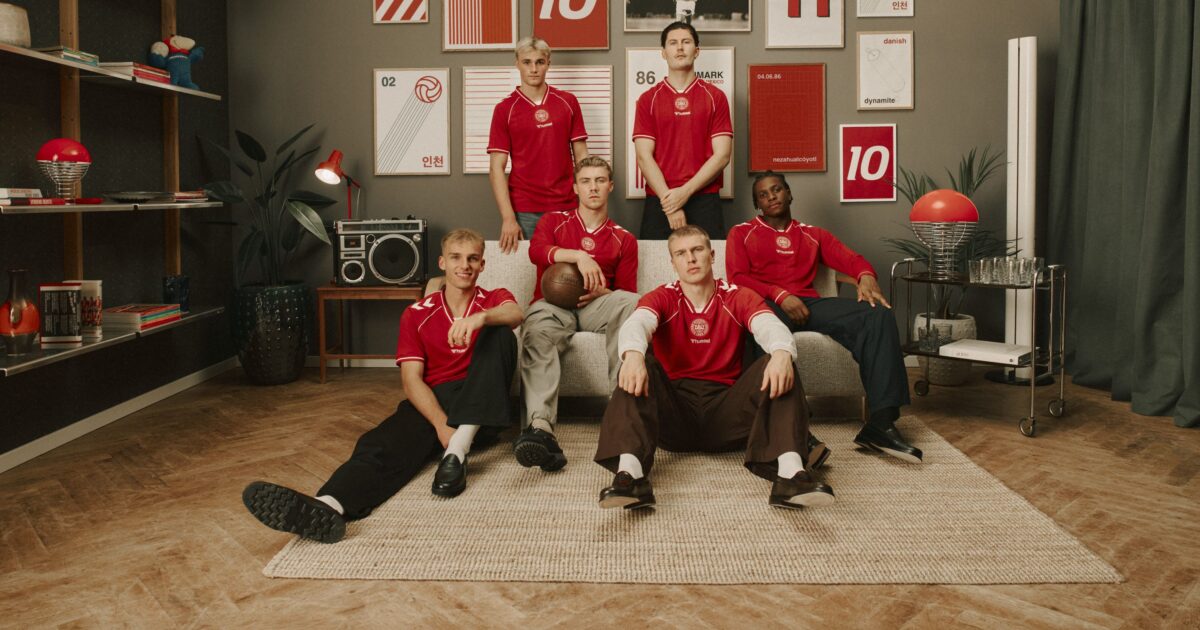 Se den her: DBU præsenterer ny landsholdstrøje Foto: Hummel