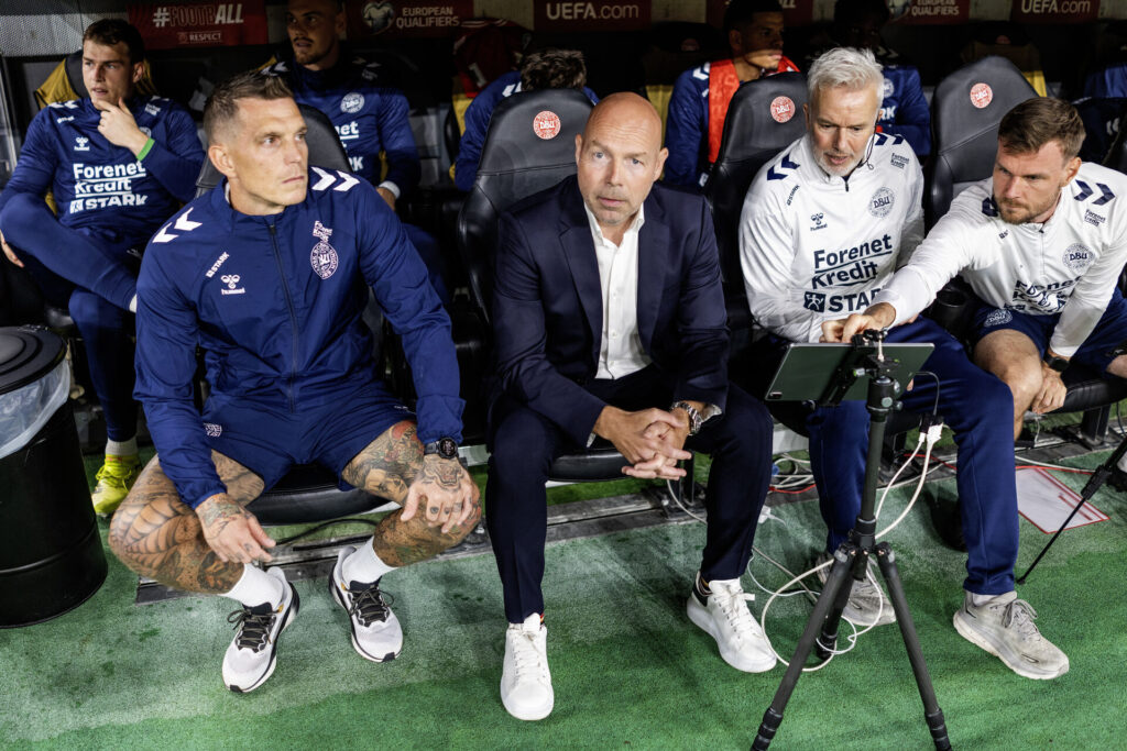 Brian Riemer på trænerbænken