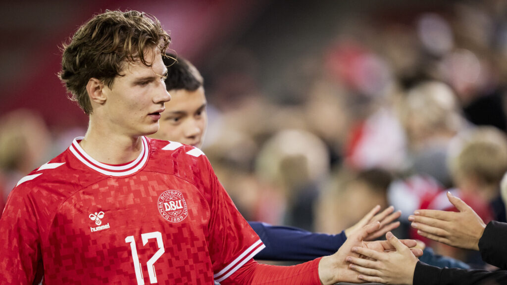 August Priske i aktion for det danske U21-landshold