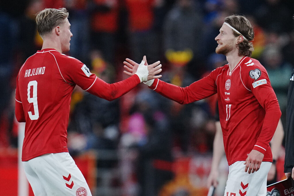 Rasmus Højlund bliver skiftet ud for Kasper Høgh.