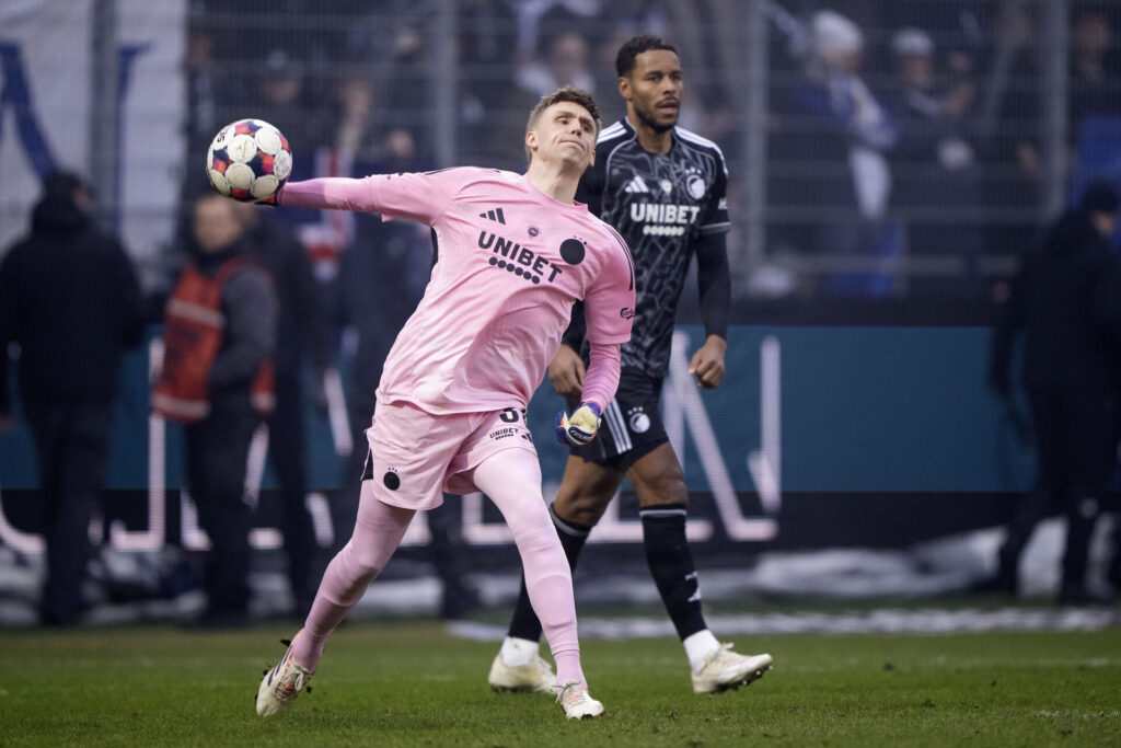 Målmand Alex Runarsson vil kaste bolden ud