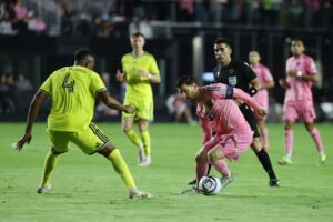 Lionel Messi i aktion for Inter Miami mod Nashville.