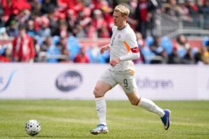 Orri Oskarsson i kamp for Island