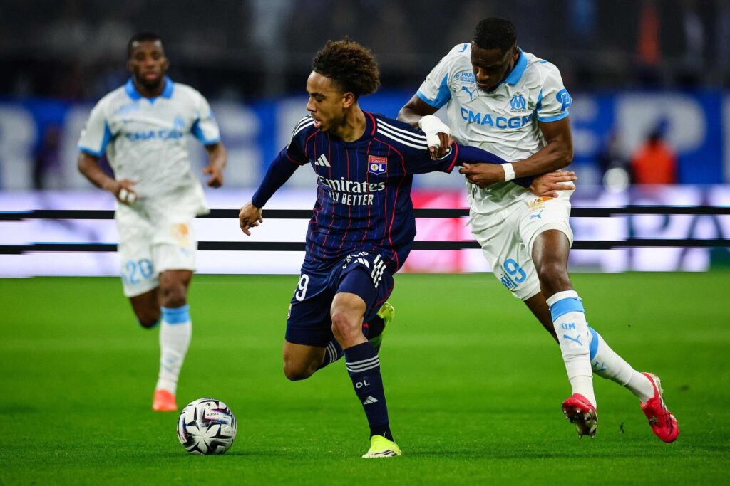 Noah Nartey i kamp i Ligue 1 for Lyon