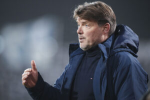 FC Fredericias cheftræner Michael Hansen giver tommel op