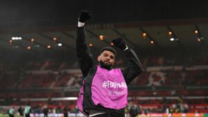 Philip Billing varmer op for FC Midtjylland