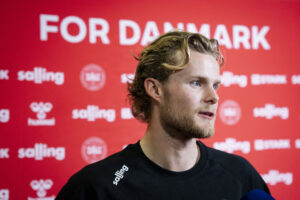 Morten Hjulmand afgiver interview.