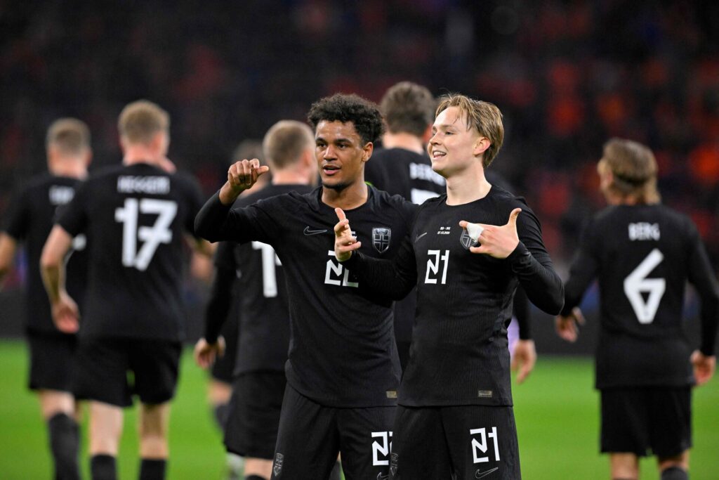 Norges spillere jubler efter en scoring.