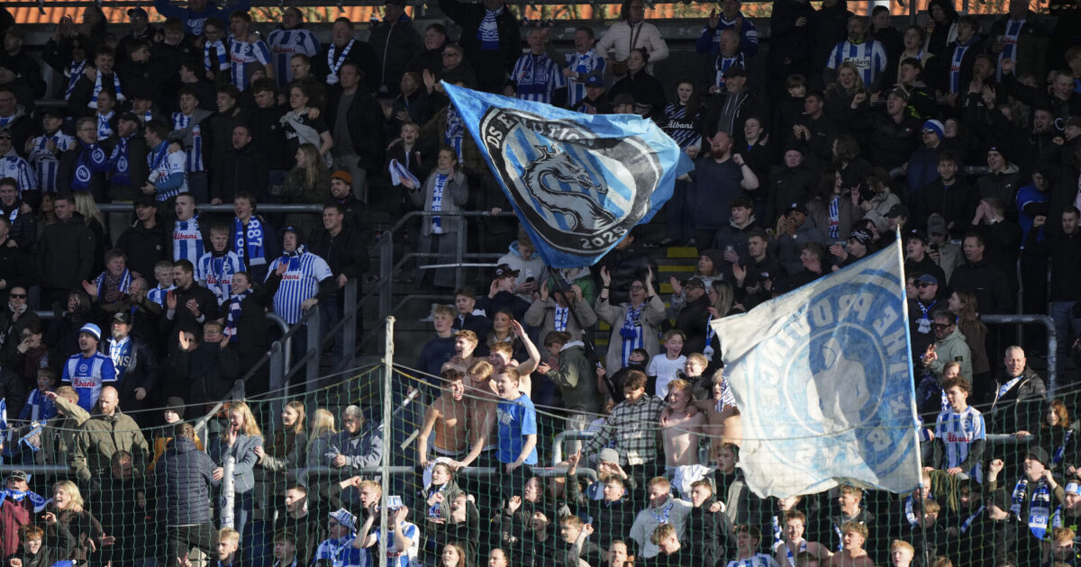 FCK-fans smed romerlys foran politiet på Fyn Foto: Claus Fisker/Ritzau Scanpix