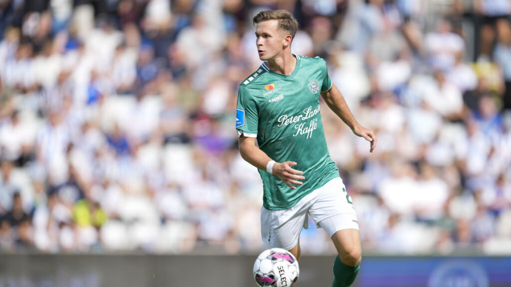 Oliver Bundgaard i kamp for Viborg FF