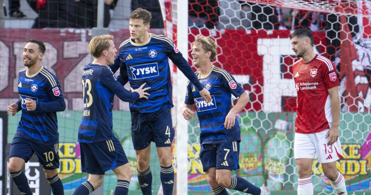 Inden FCK-brag: SIF-profil forlader træningskamp på krykker Foto: Frank Cilius/Ritzau Scanpix