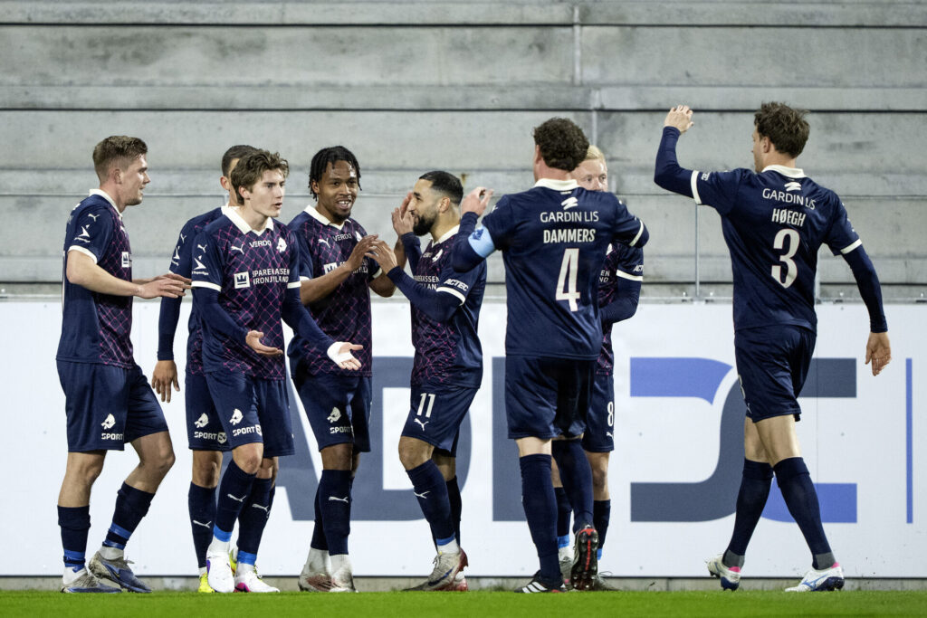 Randers FC-spillerne jubler over en scoring