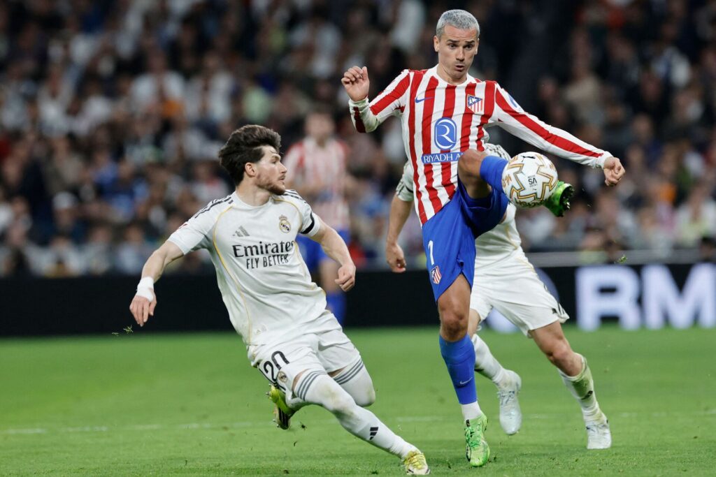 Antoine Griezmann under Atletico Madrids kamp mod Real Madrid.