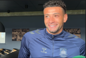 Ben Godfrey med rødt øje