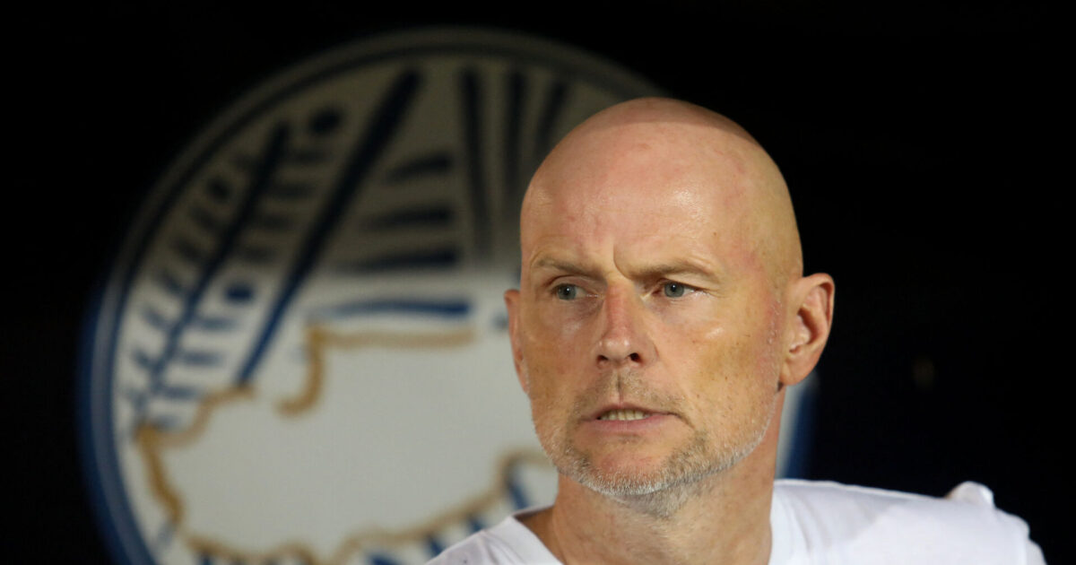 Ståle genforenes med tidligere FCK-assistent Foto: Yiannis Kourtoglou/REUTERS