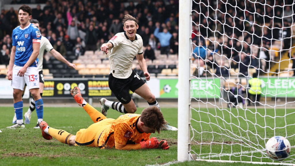 Ben Waine scorer et mål mod Sunderland